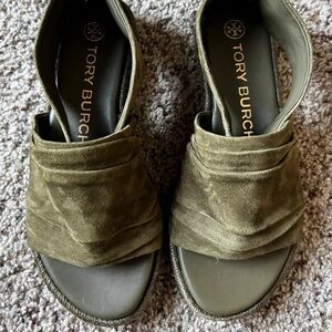 TORY BURCH SUEDE SLING BACK ESPADRILLE SANDALS IN MILITARY GREEN SIZE 5 SOLD OUT